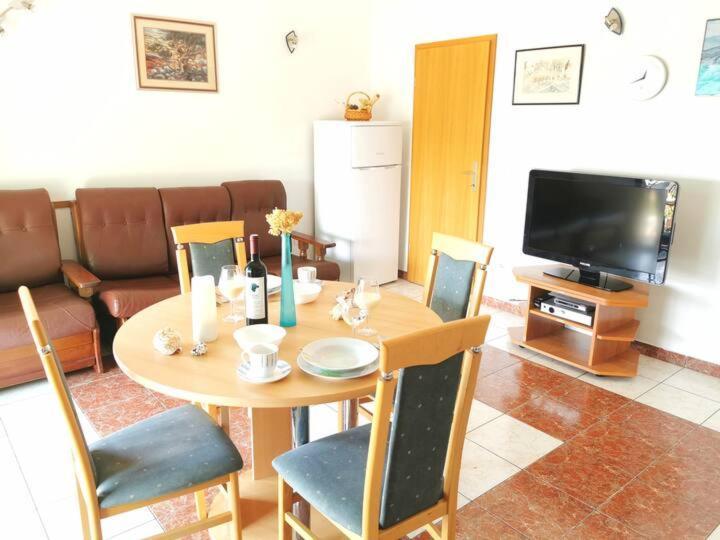 Apartment Biljana Bol Buitenkant foto